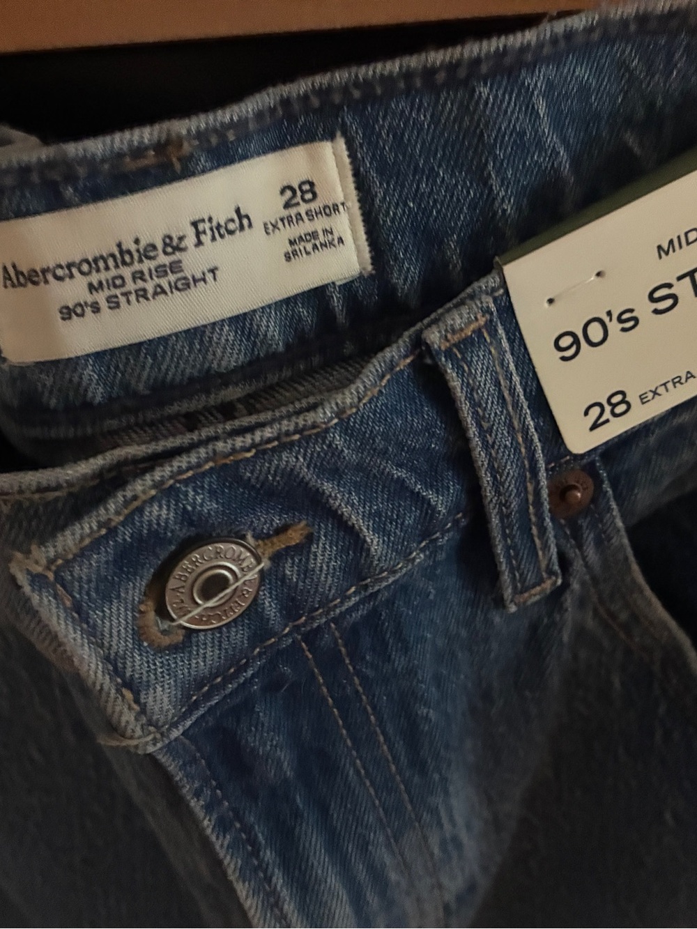 Abercrombie & Fitch women  90's Straight Jeans in Blue Denim 28 short